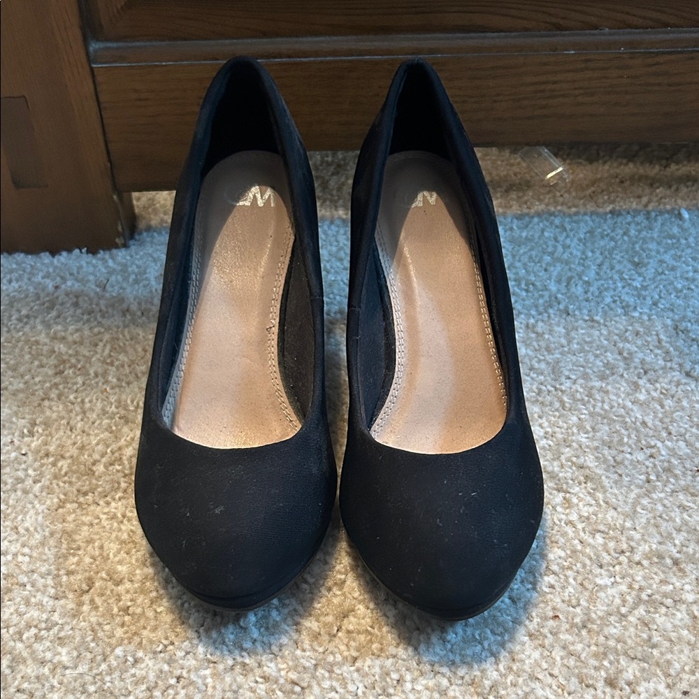 Elegant Black Women's Pumps